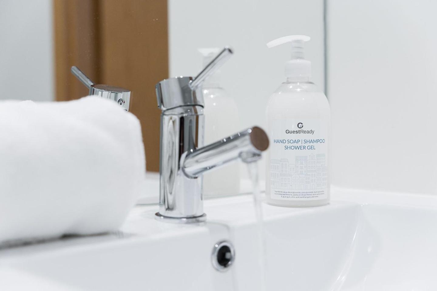 Guestready - Sleek Monochromatic In Bonfim Apartment Порто Екстериор снимка