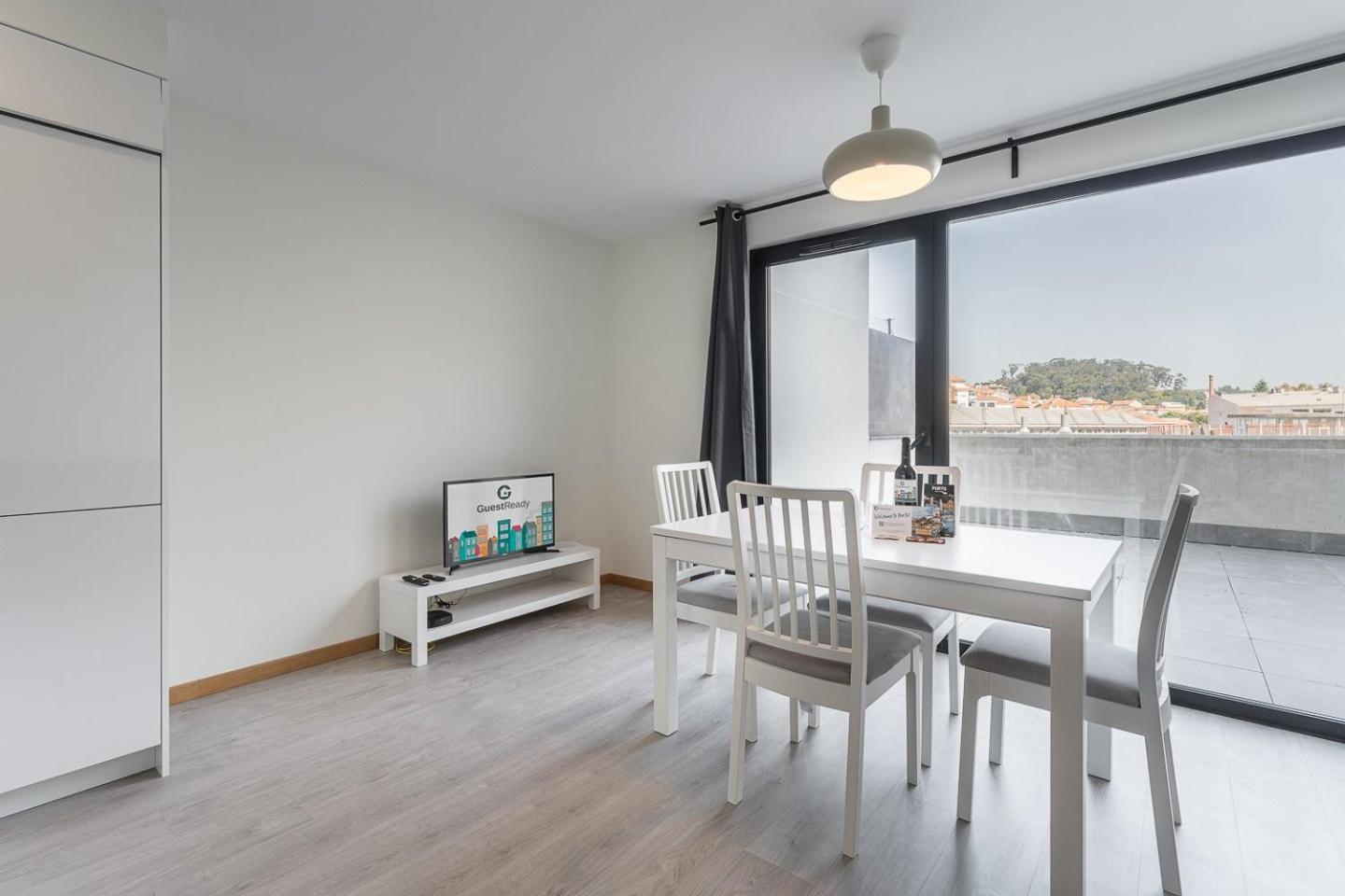 Guestready - Sleek Monochromatic In Bonfim Apartment Порто Екстериор снимка